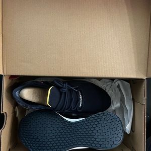 NIB New Balance Women's Fresh Foam Roav V1 8.5 WIDE running shoe